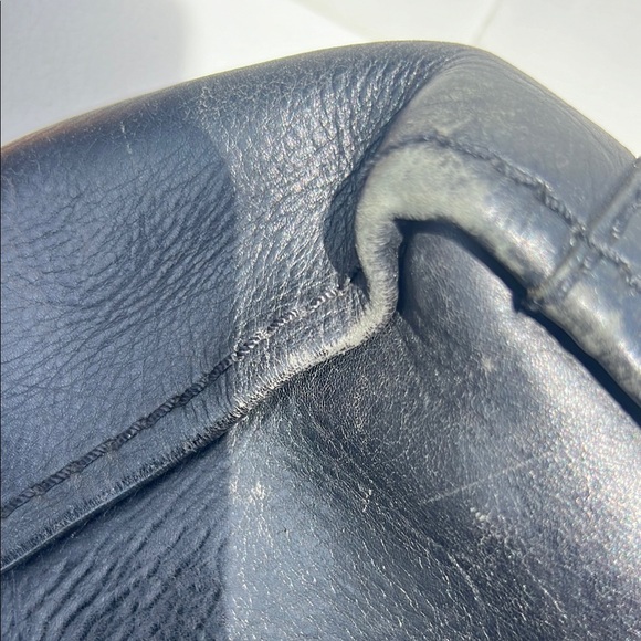 Madewell Black Leather Tote Bag with Vintage Look - Picture 7 of 8